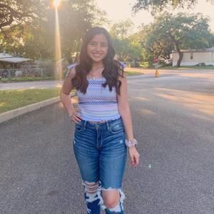 Meet your Posher, Daniela